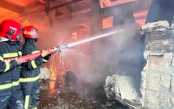 চার ঘণ্টা পর সোনারগাঁওয়ের আগুন নিয়ন্ত্রণে